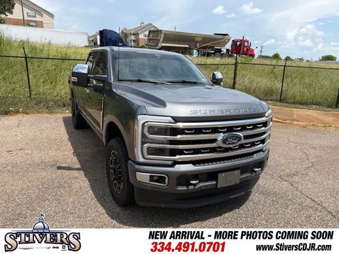 Used 2024 Ford F250 Platinum AWD/4WD image 2
