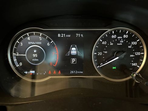 Used 2025 Nissan Versa SV w/ Trunk Package FWD image 10
