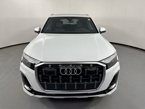 Used 2025 Audi Q7 3.0T Premium Plus w/ Premium Plus Package AWD/4WD image 4