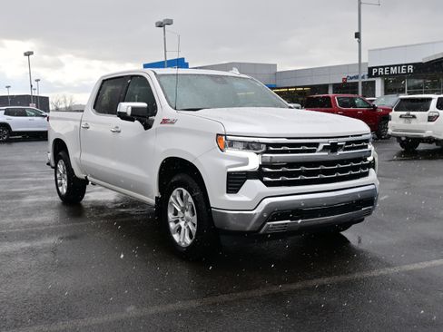 Used 2022 Chevrolet Silverado 1500 LTZ w/ Z71 Off-Road Package image 2