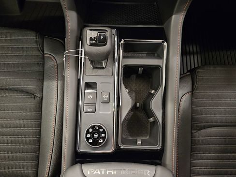 New 2025 Nissan Pathfinder Rock Creek image 19