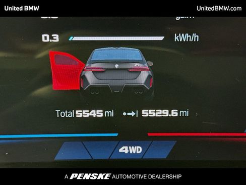 Used 2025 BMW M5 w/ Carbon Package image 7