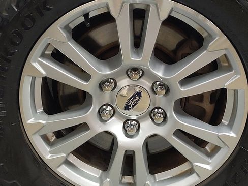 Used 2015 Ford F150 Lariat w/ Equipment Group 501A Mid AWD/4WD image 31