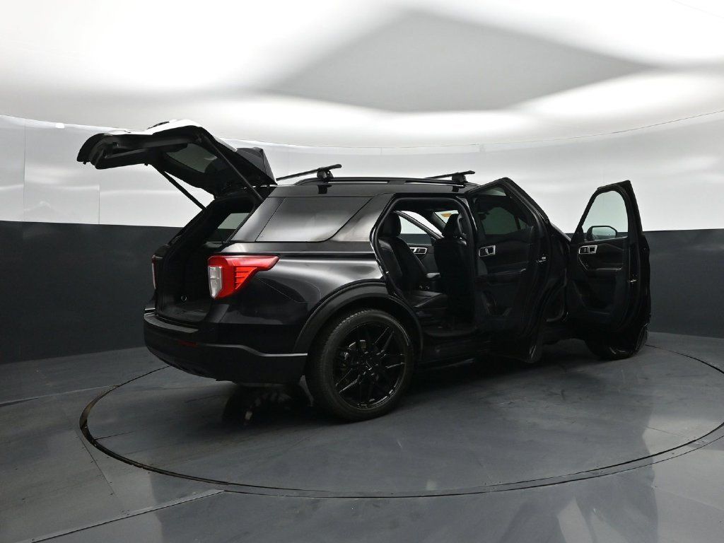 Used 2020 Ford Explorer XLT RWD image 5
