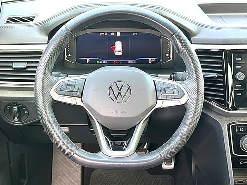 Used 2020 Volkswagen Atlas Cross Sport SEL R-Line image 27