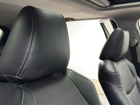 Used 2019 Toyota RAV4 XLE w/ Convenience Package image 19