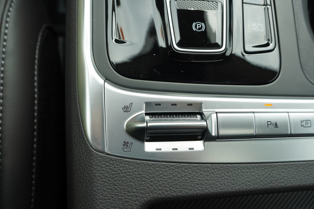 New 2027 Kia Carnival SX FWD image 17