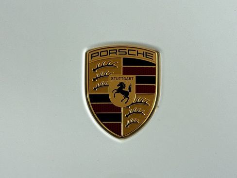 Certified 2025 Porsche Macan Electric RWD image 28