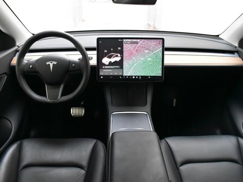 Used 2021 Tesla Model Y Long Range image 26