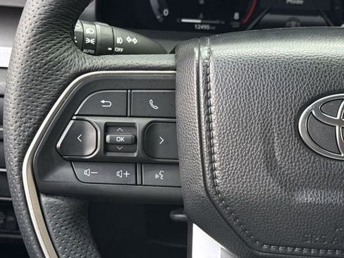 Used 2025 Toyota Tacoma TRD Sport AWD/4WD image 15