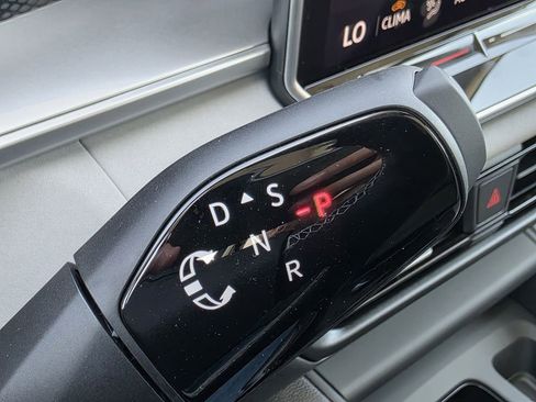 New 2026 Volkswagen Tiguan SE image 15