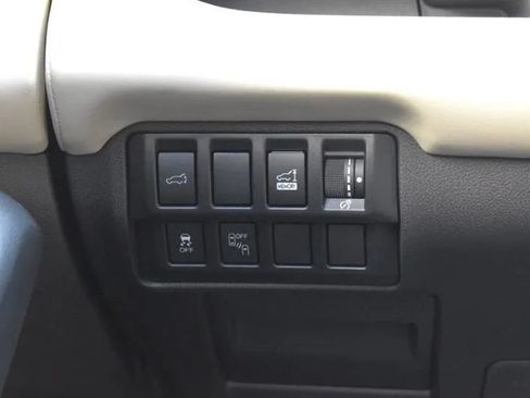 Used 2019 Subaru Ascent Limited AWD/4WD image 18