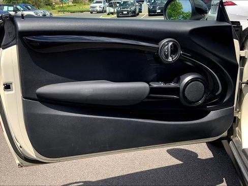 Used 2019 MINI Cooper S w/ Signature Upholstery Package image 23