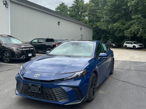 Used 2025 Toyota Camry SE w/ Multimedia Upgrade Package FWD image 1