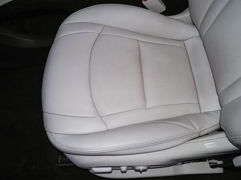 Certified 2023 Buick Enclave Essence image 28