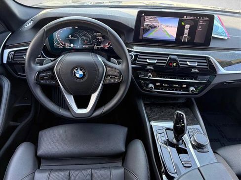 Used 2023 BMW 530i image 18