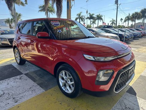 Used 2020 Kia Soul S image 3