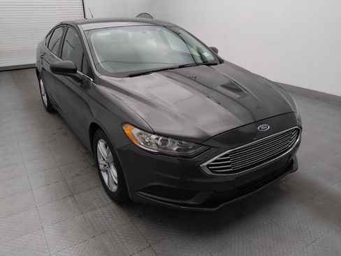 Used 2018 Ford Fusion SE w/ Fusion SE Technology Package image 13