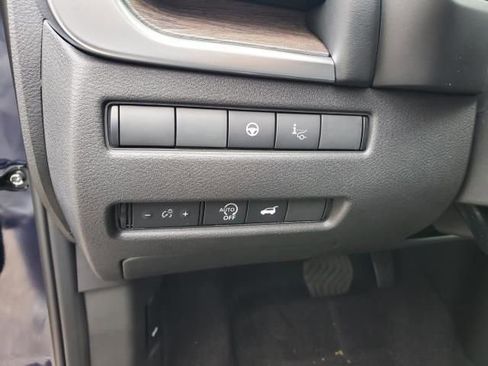 New 2025 Nissan Rogue Platinum w/ Platinum Premium Package image 17