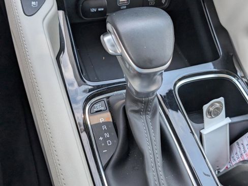 Used 2024 Kia Telluride EX w/ EX Captain's Chair Package image 31