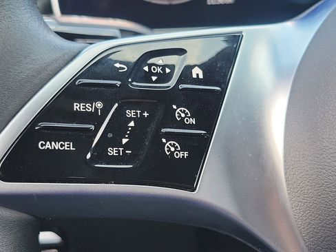 Used 2023 Mercedes-Benz C 300 Sedan image 5