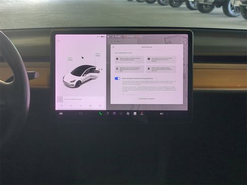 Used 2021 Tesla Model 3 Standard Range Plus image 19