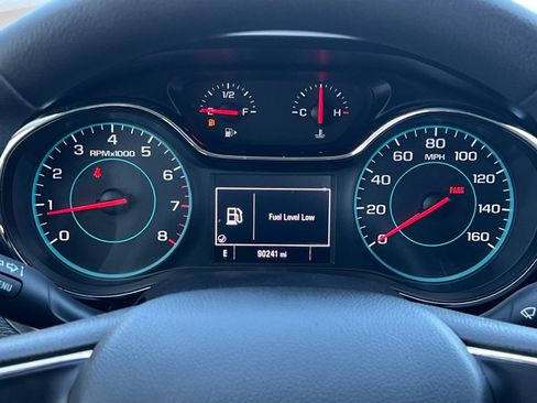 Used 2017 Chevrolet Cruze LS FWD image 23