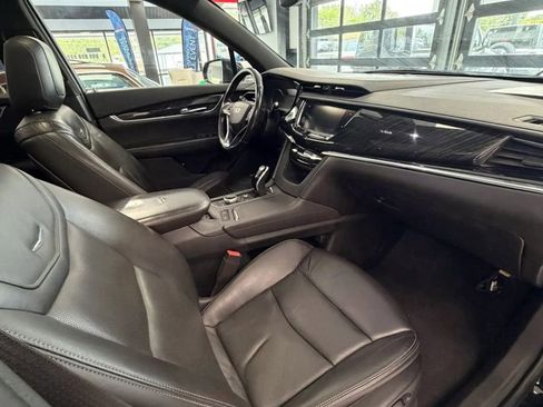 Used 2020 Cadillac XT6 Premium Luxury AWD/4WD image 10