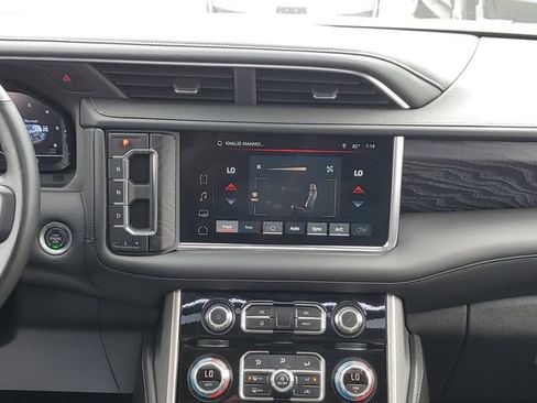 Used 2024 GMC Yukon XL Denali AWD/4WD image 29