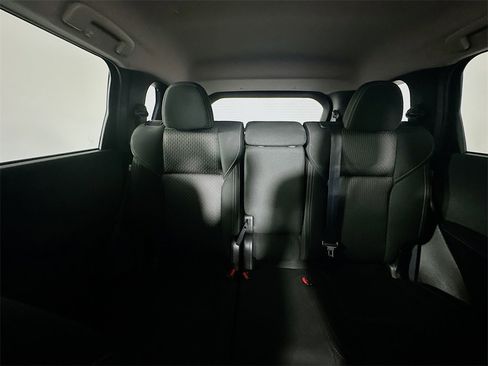 Used 2024 Mitsubishi Outlander ES image 13