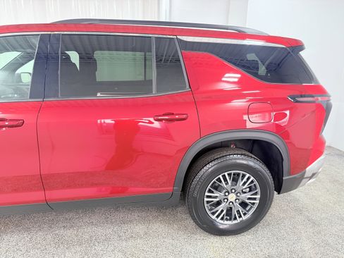 Used 2024 Chevrolet Traverse LT w/ Trailering Package image 5