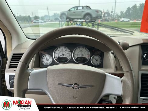 Used 2010 Chrysler Town & Country Touring w/ Family Value Group FWD image 20