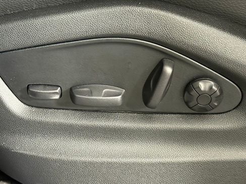 Certified 2025 Porsche Cayenne image 29