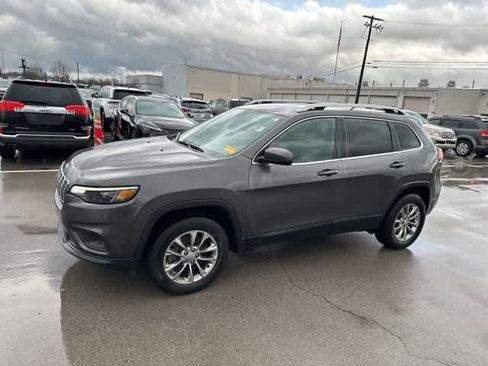 Used 2019 Jeep Cherokee Latitude Plus image 16