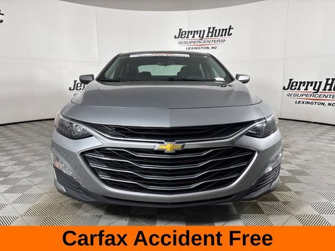 Used 2025 Chevrolet Malibu LT FWD image 3