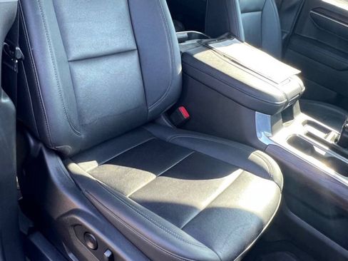 Used 2022 GMC Sierra 1500 SLT w/ SLT Premium Plus Package AWD/4WD image 39