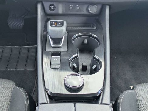 Used 2025 Nissan Rogue SV AWD/4WD image 20