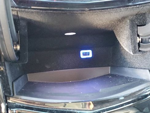 Used 2020 Cadillac Escalade Luxury image 34