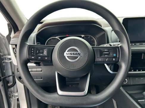 Used 2021 Nissan Rogue SV image 13