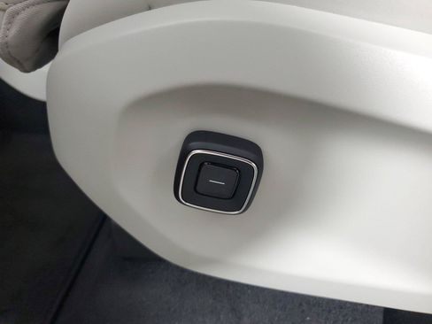 Certified 2025 Volvo EX90 Ultra AWD/4WD image 20