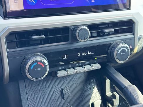 Certified 2024 Toyota Tacoma TRD Sport image 32