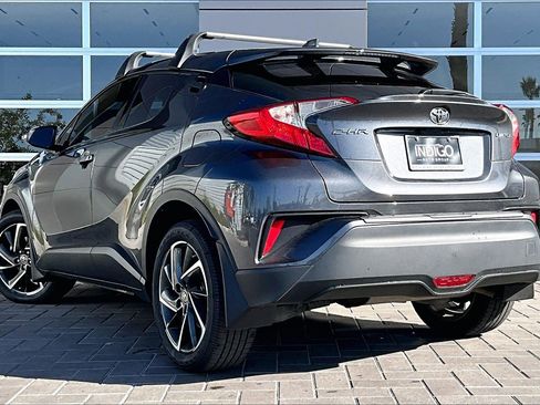 Used 2022 Toyota C-HR XLE image 12