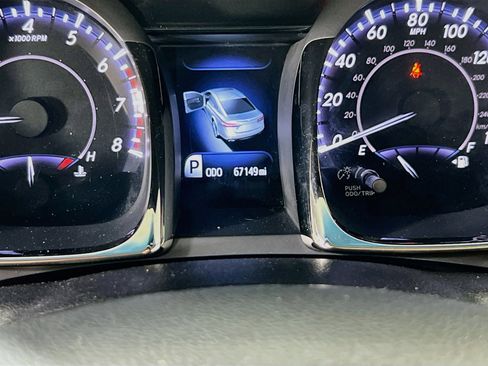Used 2013 Toyota Avalon XLE Premium FWD image 12