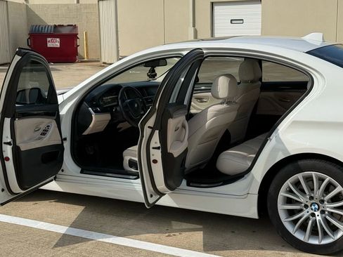 Used 2014 BMW 528i Sedan image 11
