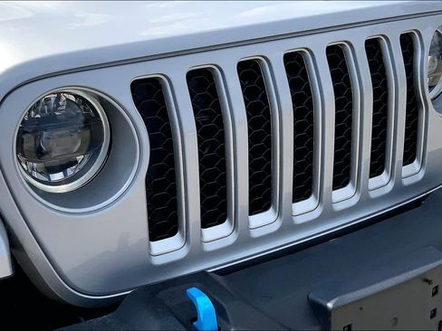Used 2023 Jeep Wrangler Unlimited Sahara w/ Cold Weather Group AWD/4WD image 30