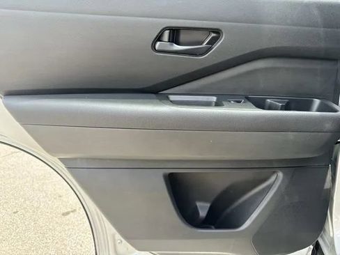 Used 2025 Nissan Pathfinder SV AWD/4WD image 23