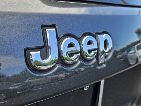 Used 2014 Jeep Grand Cherokee Limited image 28