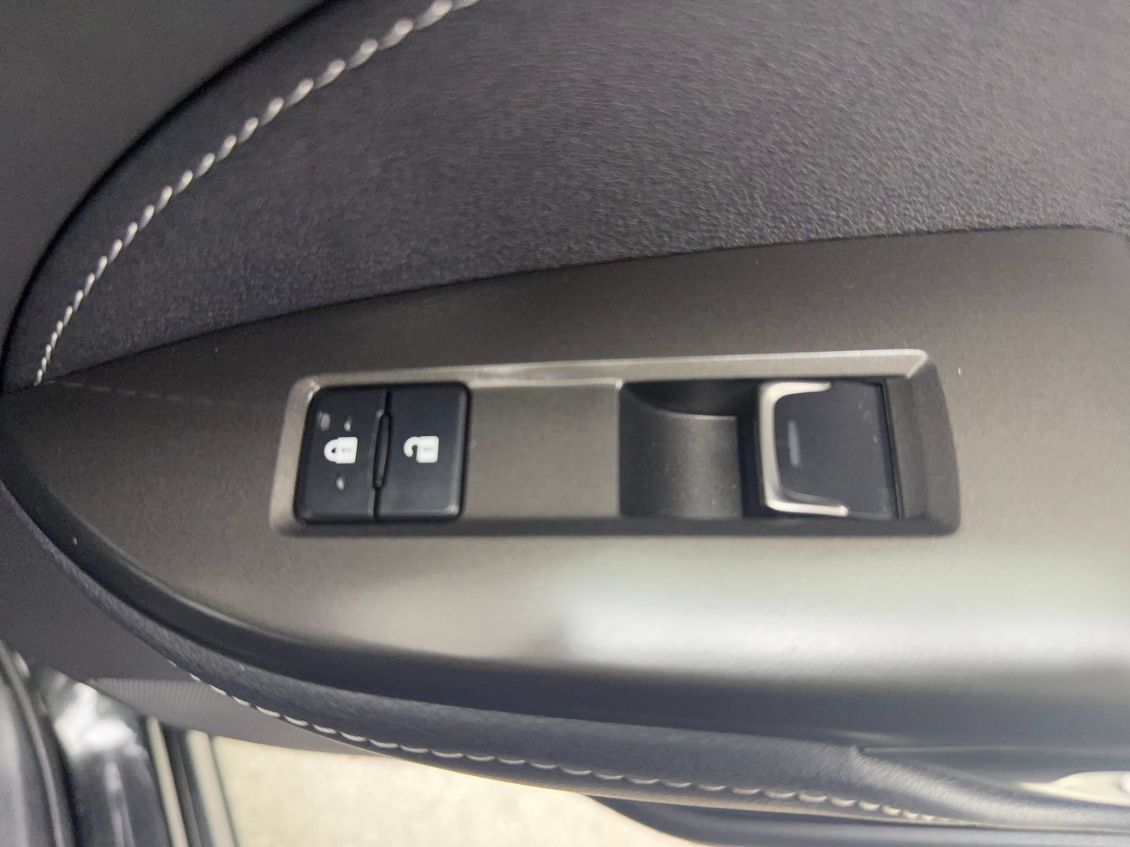 Used 2024 Lexus NX 250 FWD w/ Towing Package (2000 Lbs) image 37