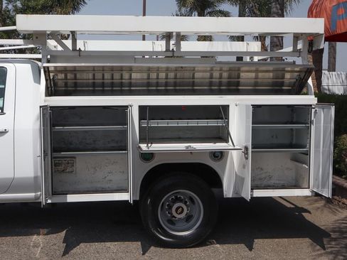 Used 2020 Chevrolet Silverado 3500 LT AWD/4WD image 6