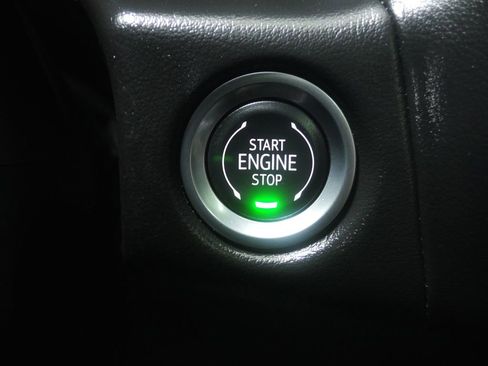 Used 2024 GMC Yukon AT4 w/ AT4 Premium Plus Package image 25